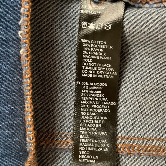 NWT Denim Crop top with adjustable drawstring in size L - Picture 12 of 16